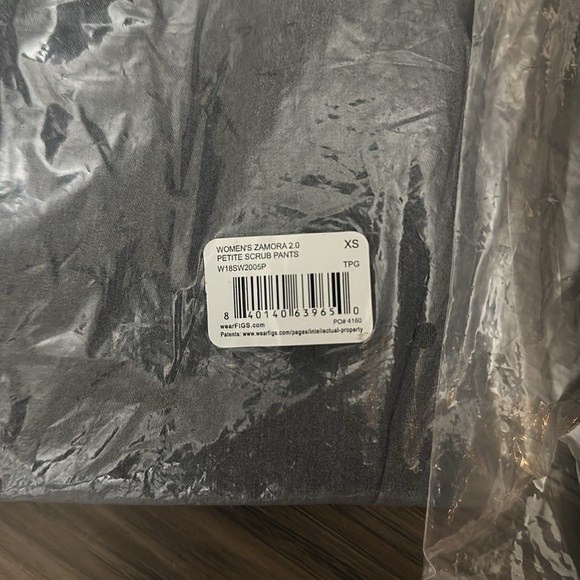 Graphite FIGS scrub set. NWT. Never taken out of the bag! - Picture 7 of 8